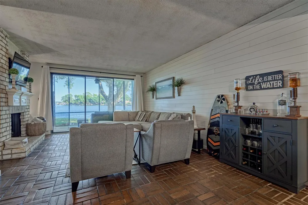 1428 Bowsprit Point Willis, TX 77318