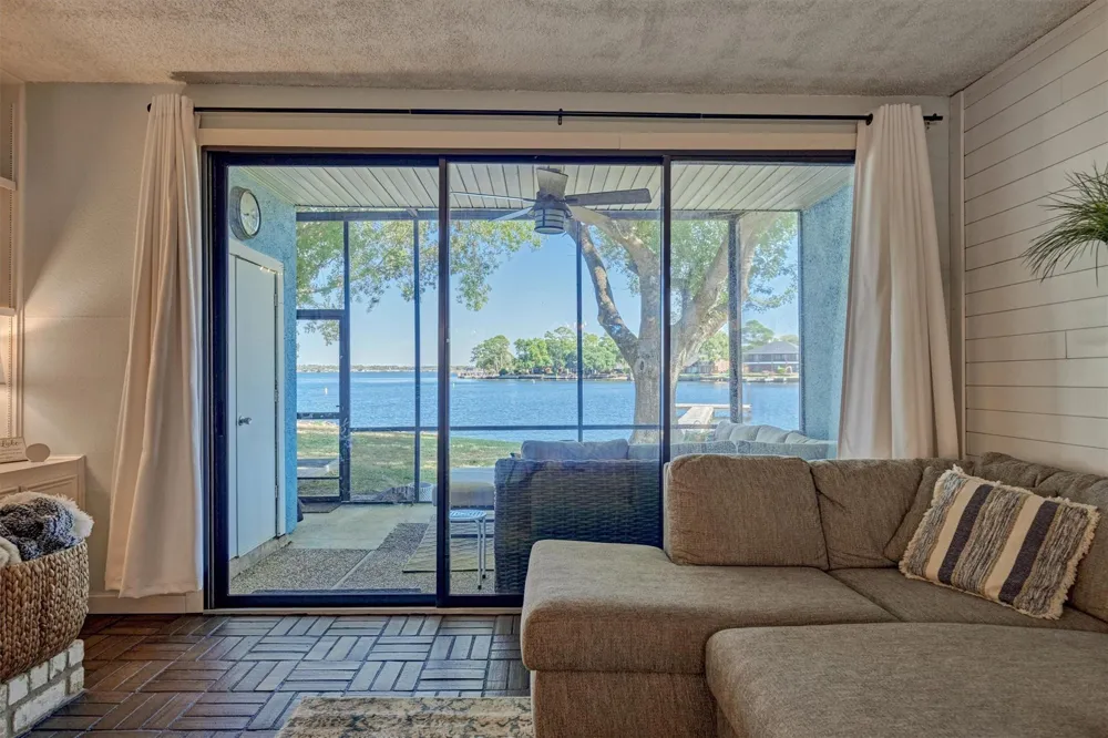 1428 Bowsprit Point Willis, TX 77318
