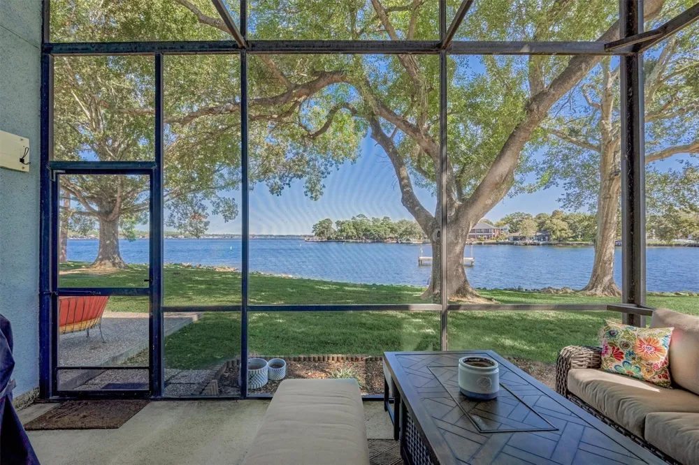 1428 Bowsprit Point Willis, TX 77318