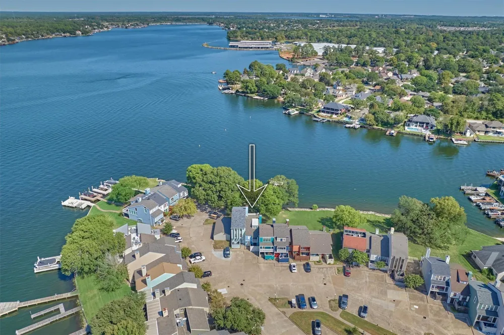 1428 Bowsprit Point Willis, TX 77318
