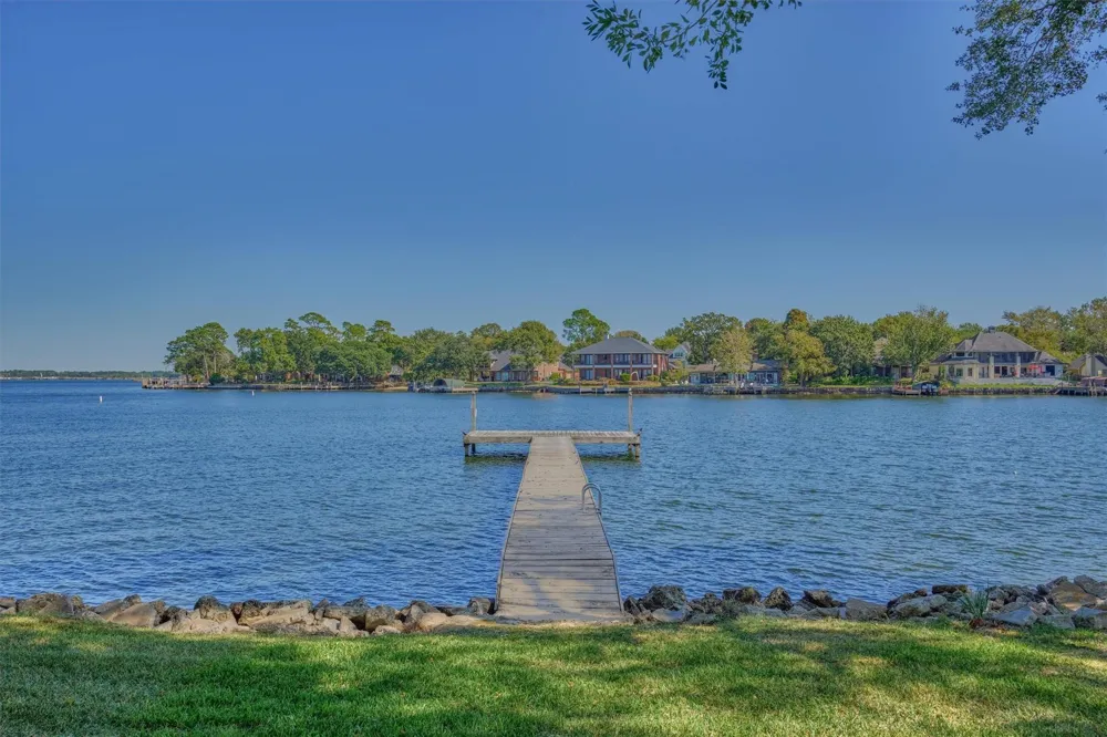1428 Bowsprit Point Willis, TX 77318