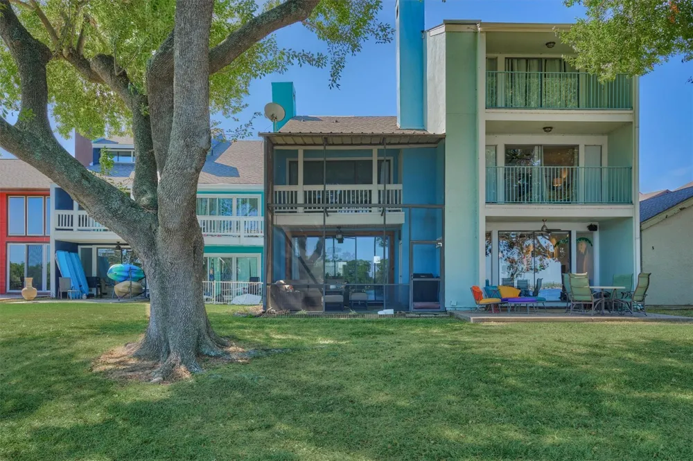 1428 Bowsprit Point Willis, TX 77318