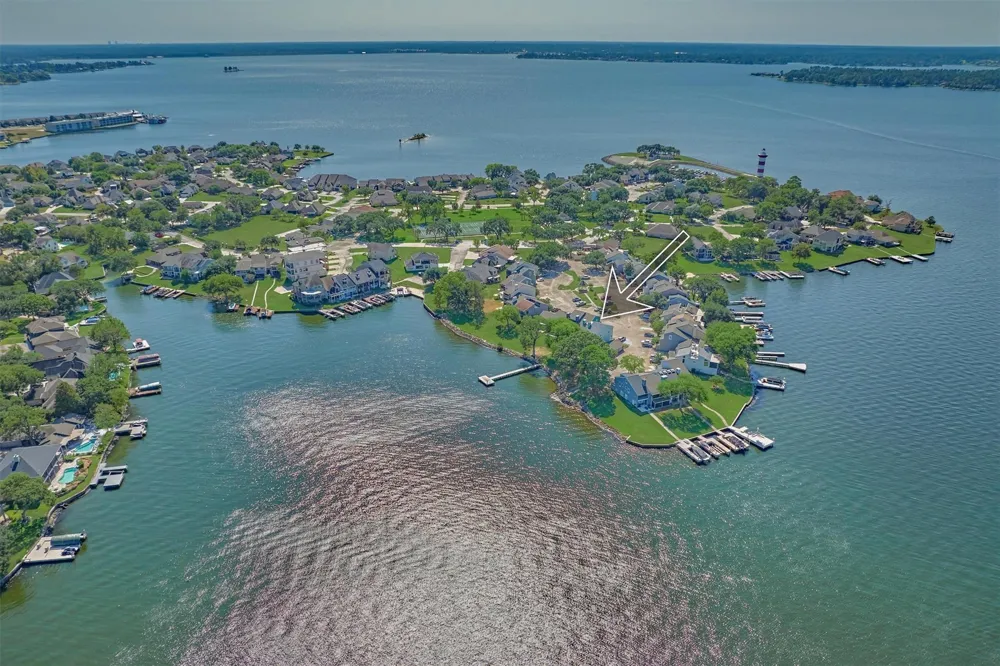1428 Bowsprit Point Willis, TX 77318
