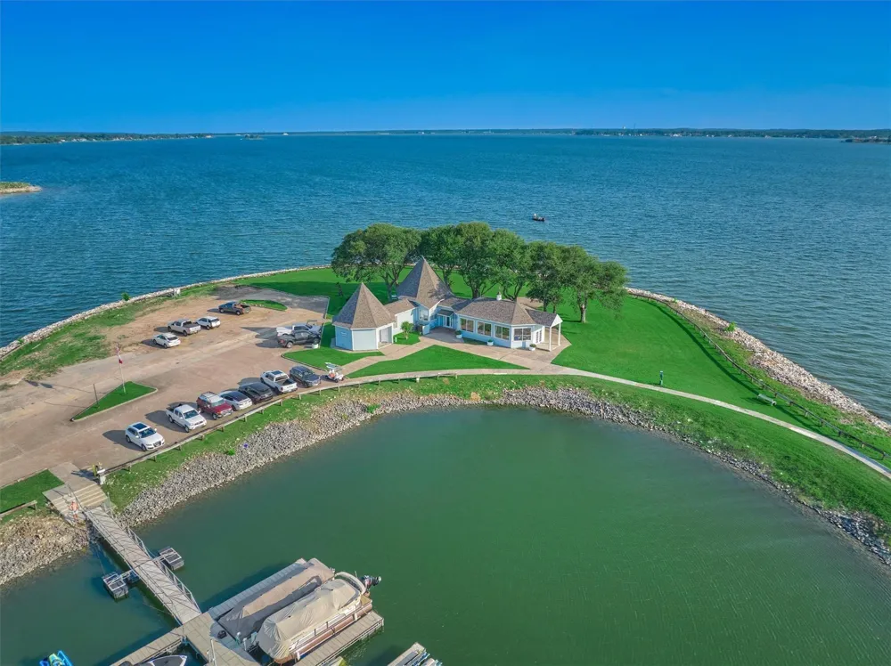 1428 Bowsprit Point Willis, TX 77318
