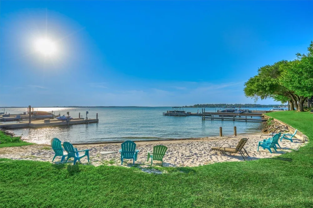 1428 Bowsprit Point Willis, TX 77318