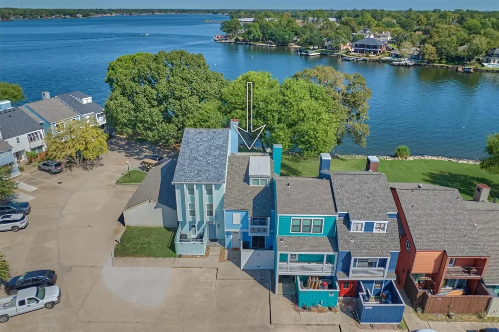 1428 Bowsprit Point Willis, TX 77318