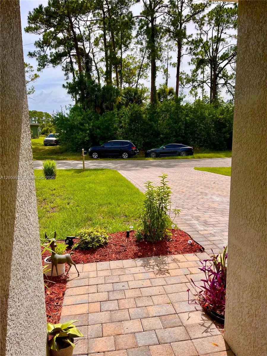 5009 N Rosebud Cir La Belle, FL 33935