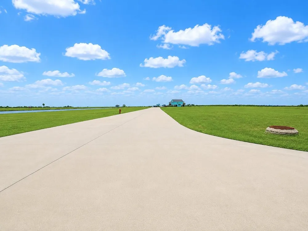 2920 Hammock Court Palacios, TX 77465