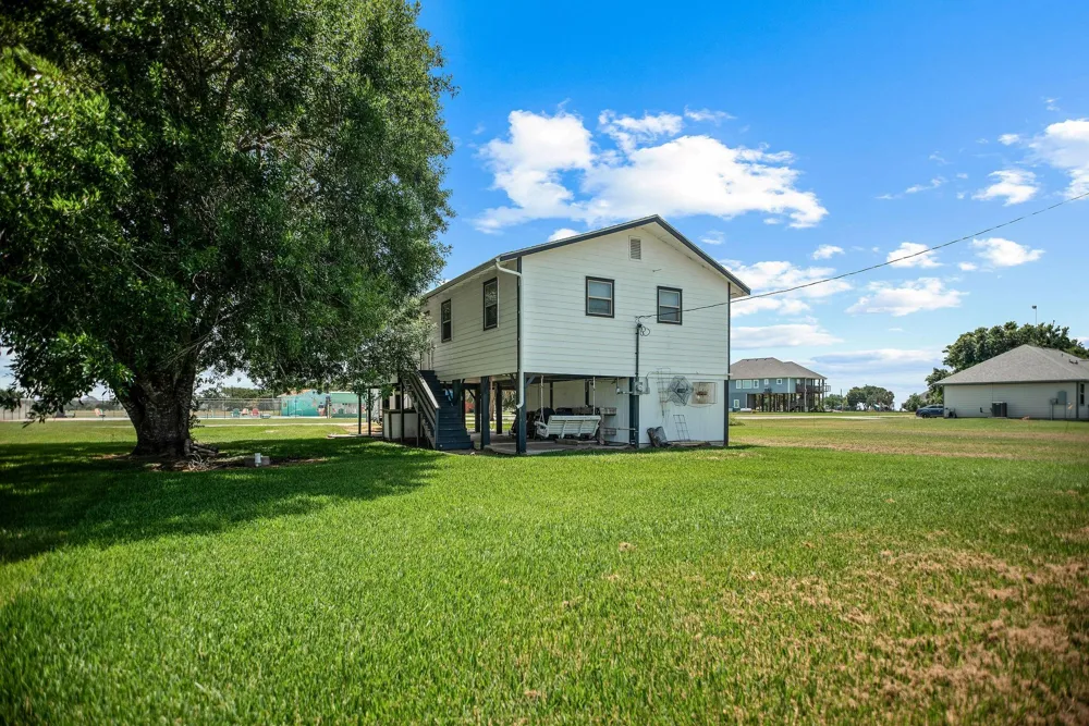 654 Calumet Drive Palacios, TX 77465