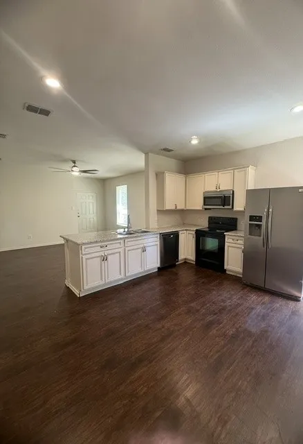 5417 Prairie Lane Grand Prairie, TX 75052