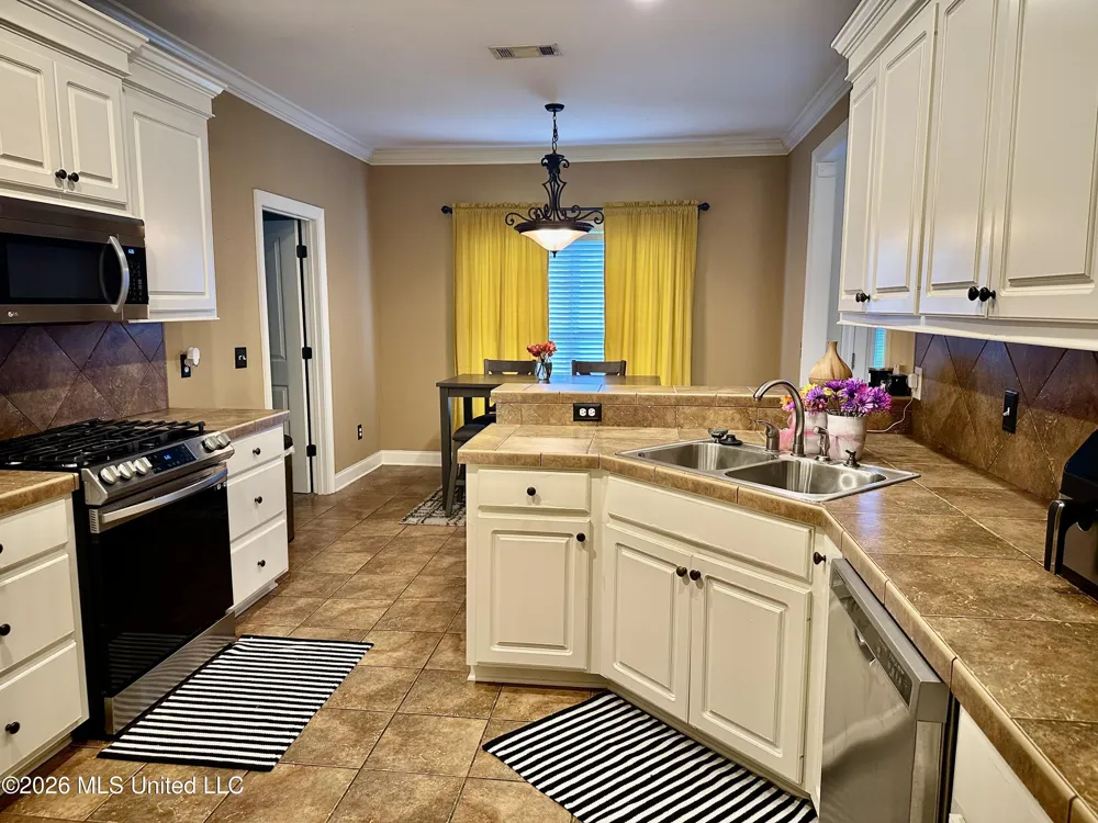 804 Stayton Cove Byram, MS 39272