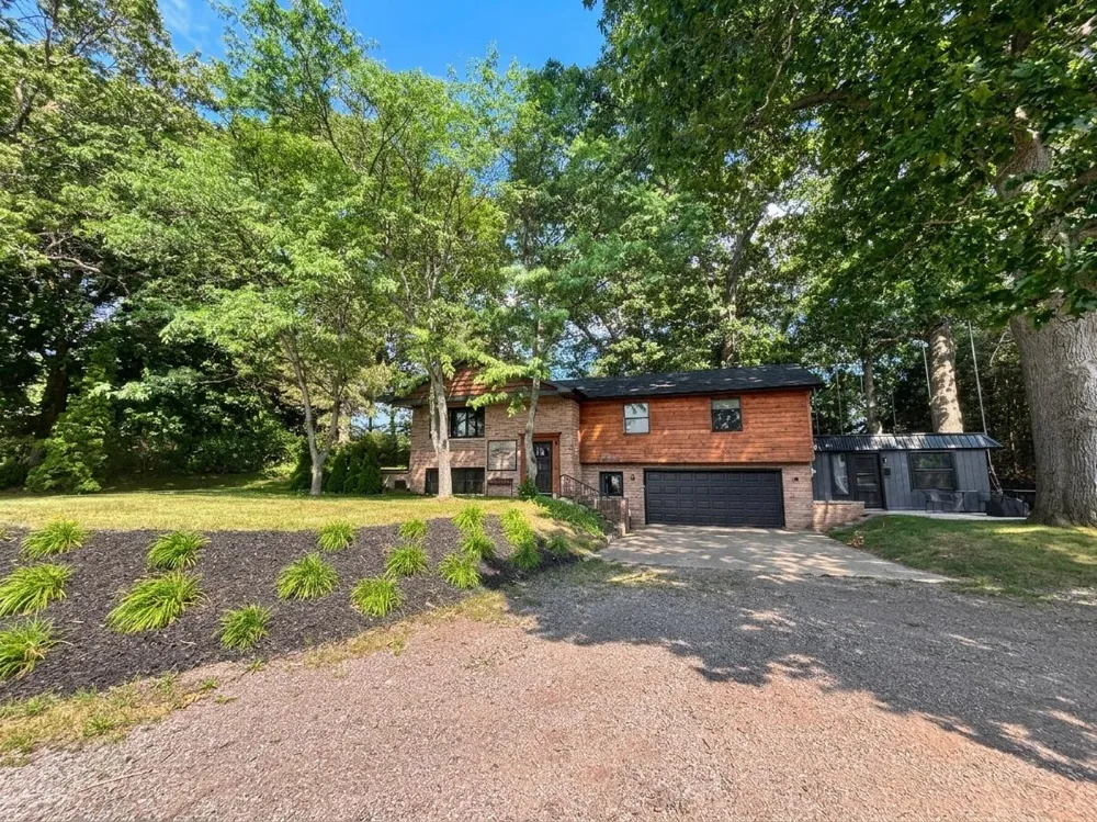 17500 Fruitport Road Spring Lake, MI 49456