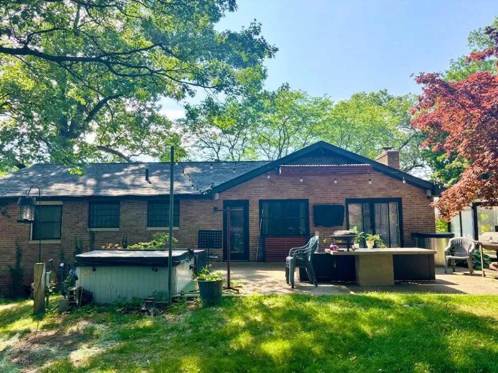 17500 Fruitport Road Spring Lake, MI 49456