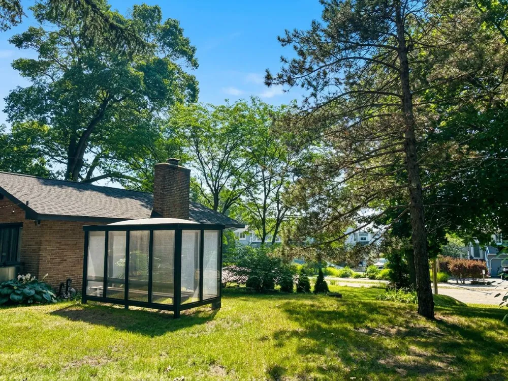 17500 Fruitport Road Spring Lake, MI 49456