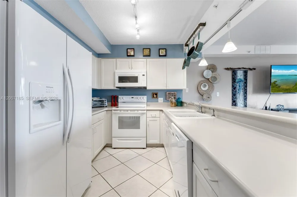 95 Coco Plum Dr Unit 4B & Slip B-34 Marathon, FL 33050