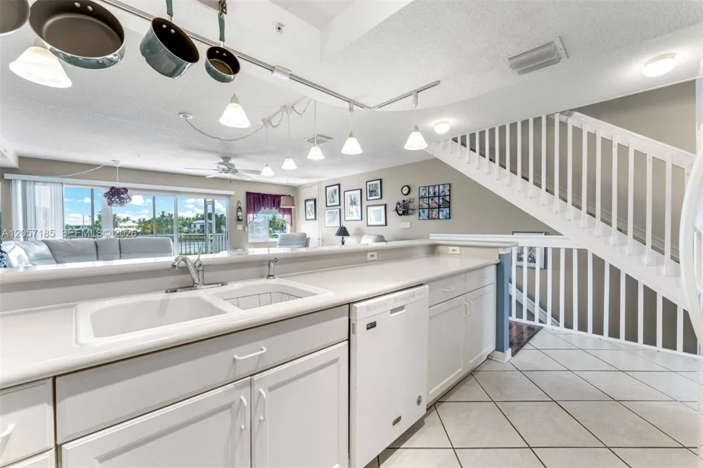 95 Coco Plum Dr Unit 4B & Slip B-34 Marathon, FL 33050