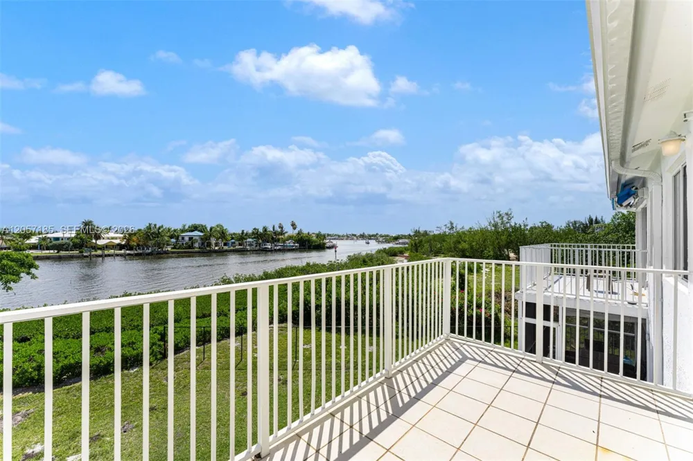 95 Coco Plum Dr Unit 4B & Slip B-34 Marathon, FL 33050