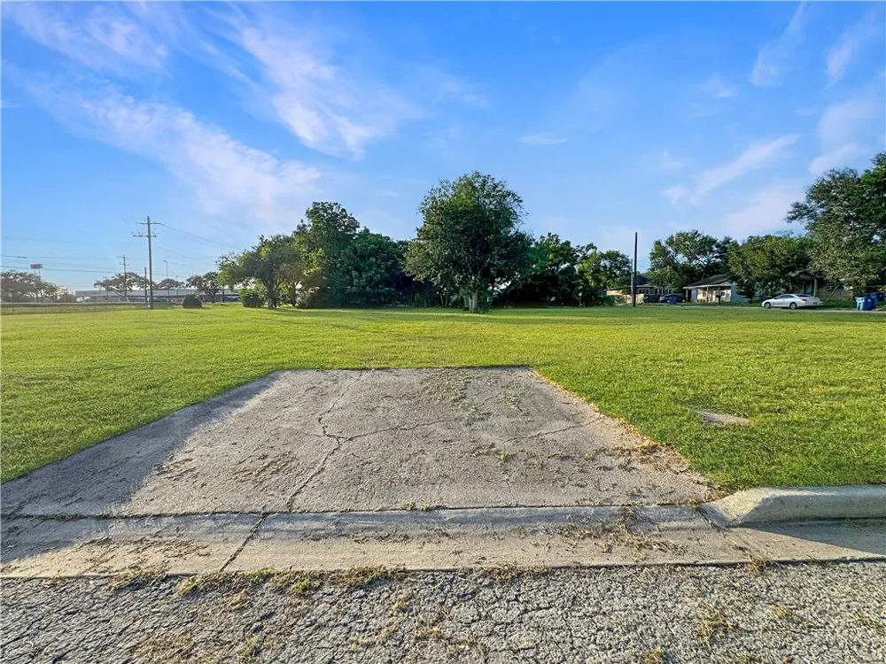 1302 Saint Marys Street Beeville, TX 78102