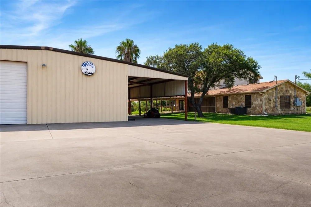 4745 Fm 624 Road Robstown, TX 78380