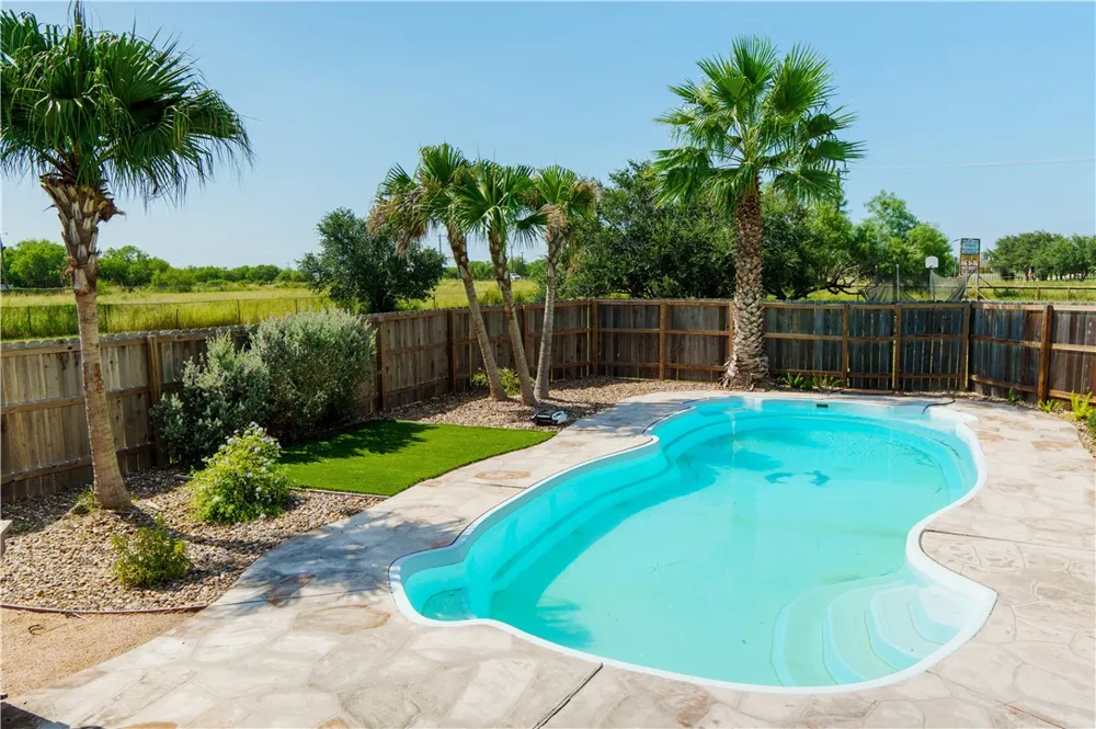 4745 Fm 624 Road Robstown, TX 78380