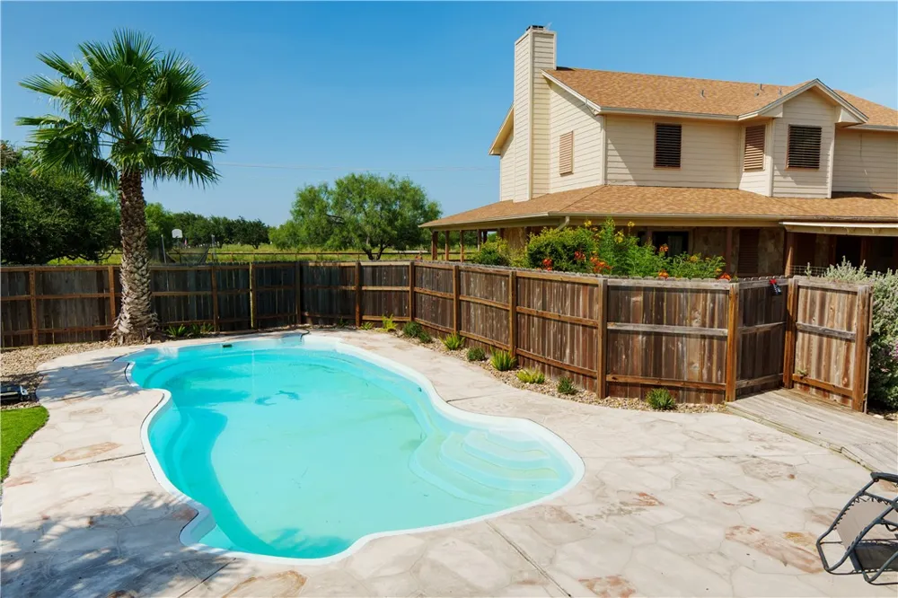 4745 Fm 624 Road Robstown, TX 78380