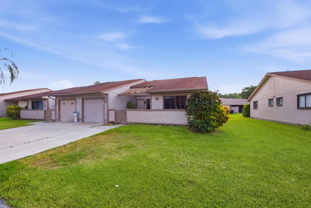 18 WINCHMORE LANE Boynton Beach, FL 33426