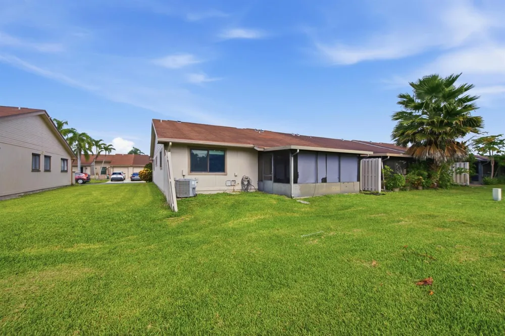 18 WINCHMORE LANE Boynton Beach, FL 33426