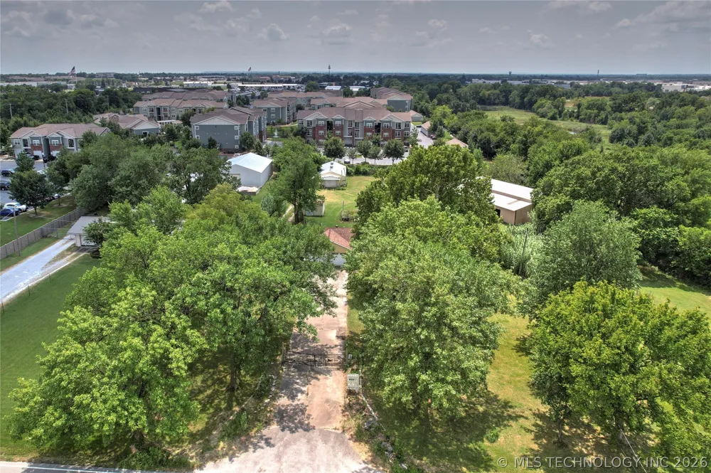 2435 W Omaha Street Broken Arrow, OK 74012