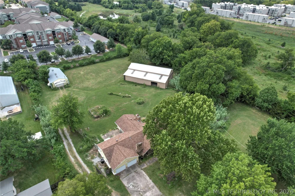 2435 W Omaha Street Broken Arrow, OK 74012