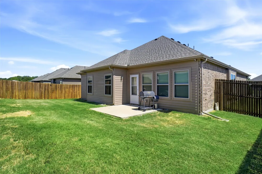 686 Navasota Drive Crandall, TX 75114