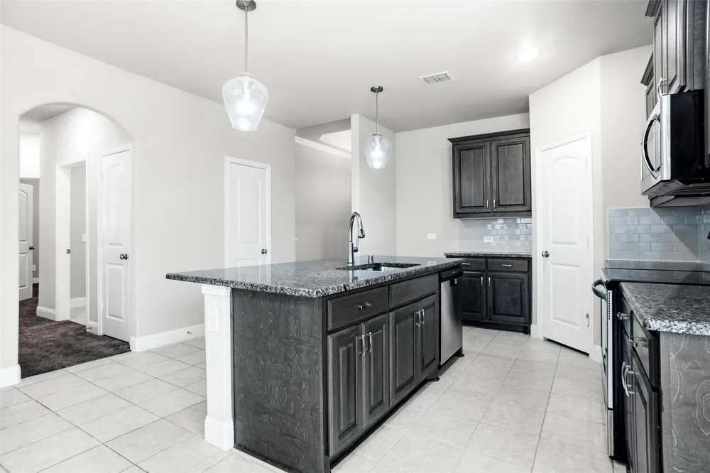686 Navasota Drive Crandall, TX 75114