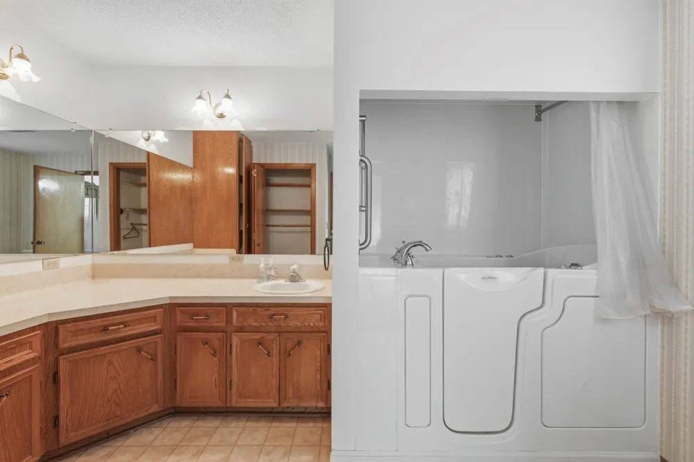 1736 County Road 182 Hallettsville, TX 77964