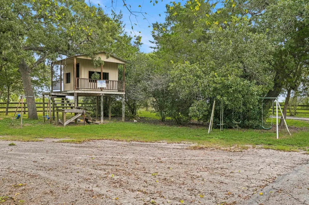 1736 County Road 182 Hallettsville, TX 77964