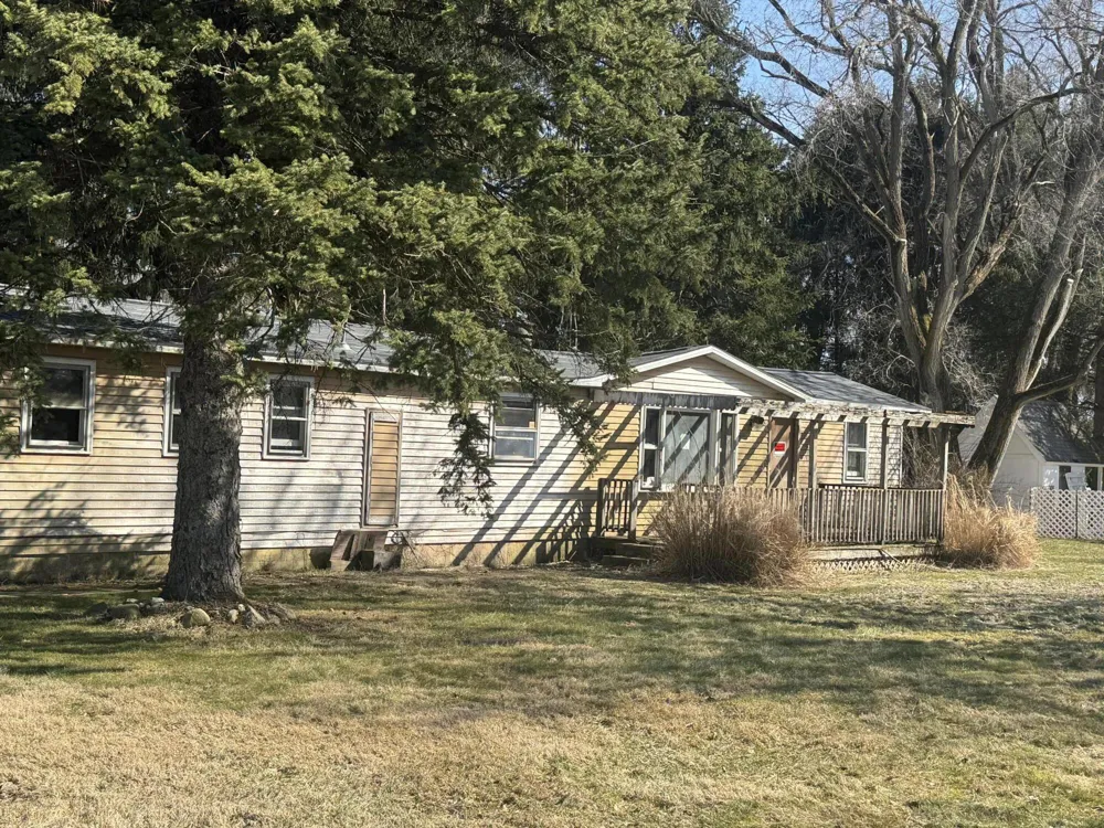 31004 Middle Crossing Road Dowagiac, MI 49047