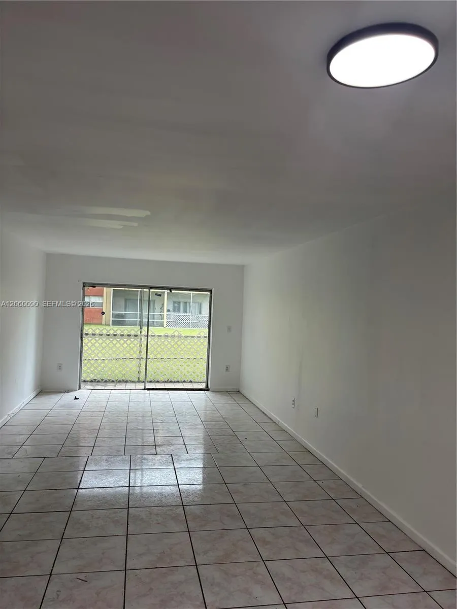 3600 NW 21st St #101 Lauderdale Lakes, FL 33311