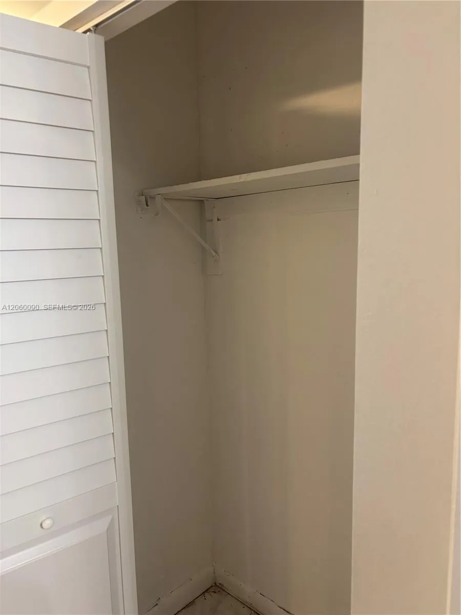 3600 NW 21st St #101 Lauderdale Lakes, FL 33311