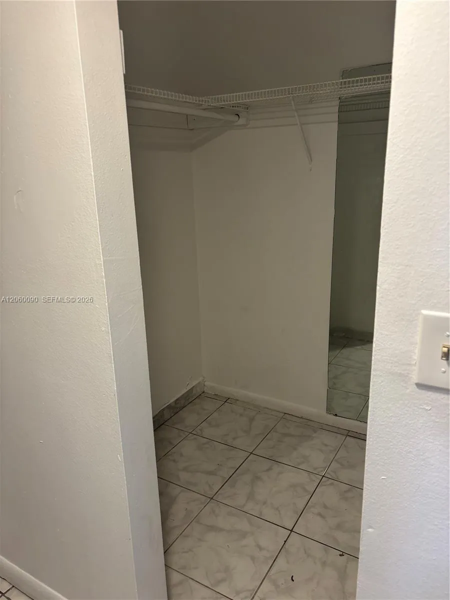 3600 NW 21st St #101 Lauderdale Lakes, FL 33311