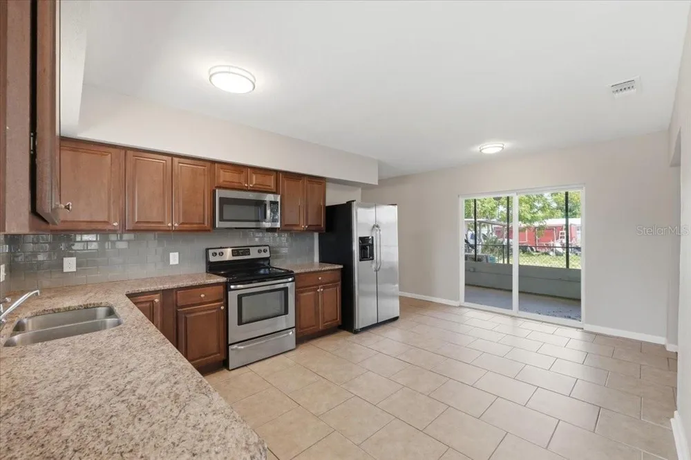 813 ELLERBE WAY Lakeland, FL 33801