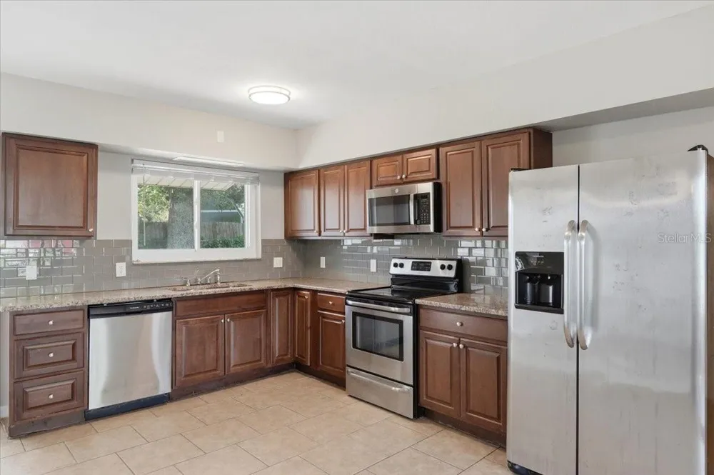 813 ELLERBE WAY Lakeland, FL 33801