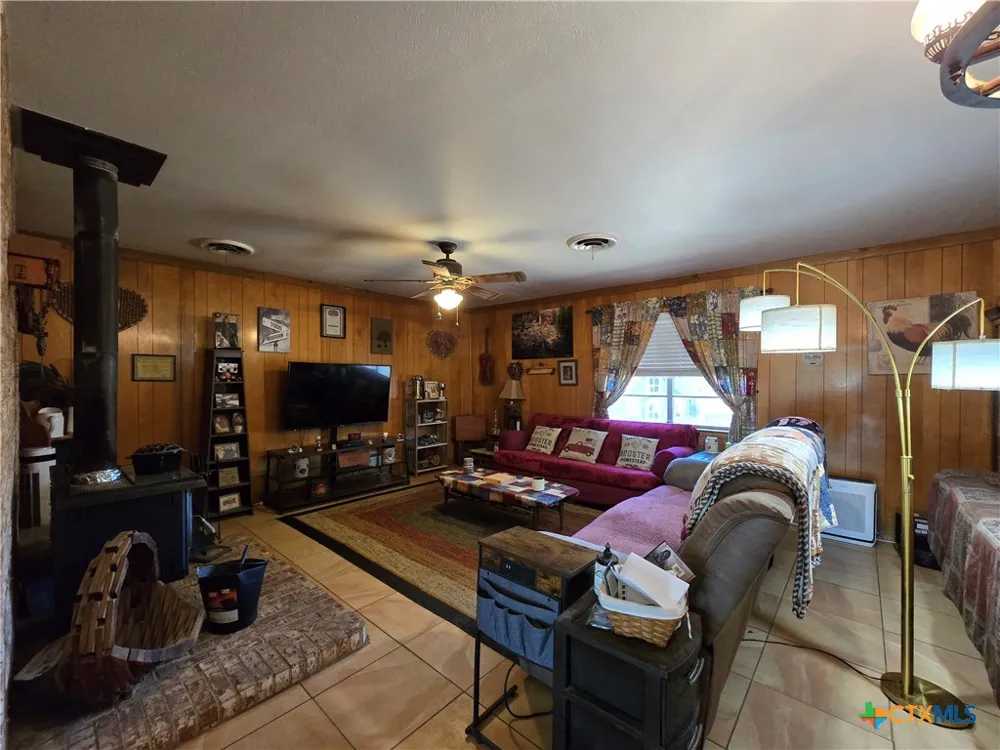 14947 E Highway 36 Highway Jonesboro, TX 76538