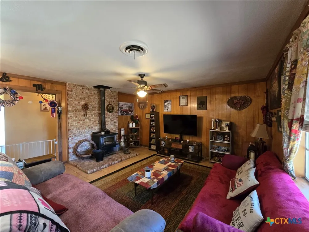 14947 E Highway 36 Highway Jonesboro, TX 76538