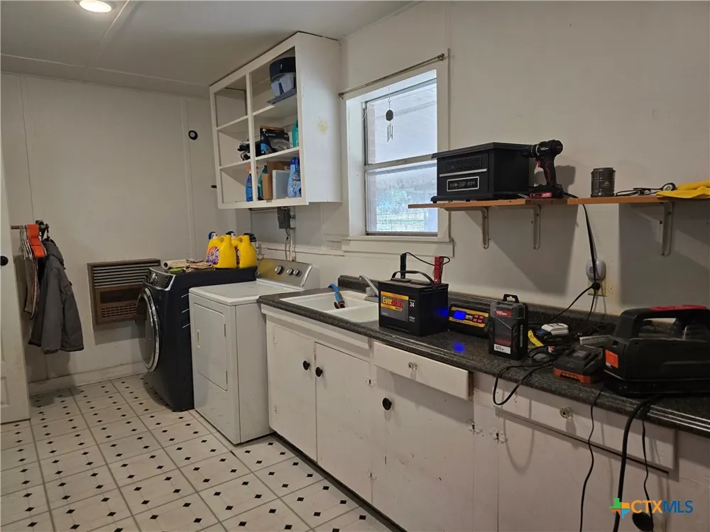 14947 E Highway 36 Highway Jonesboro, TX 76538
