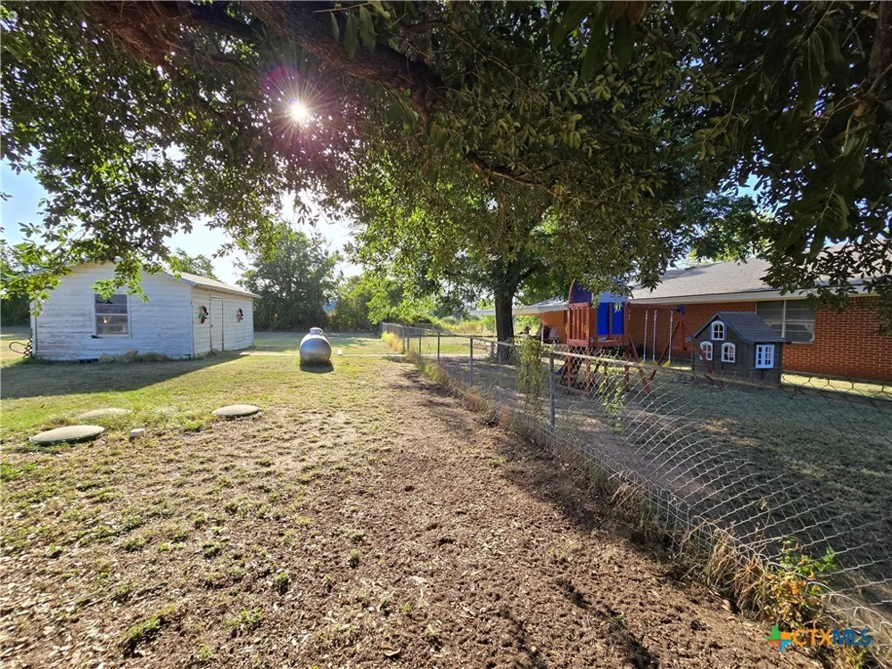 14947 E Highway 36 Highway Jonesboro, TX 76538