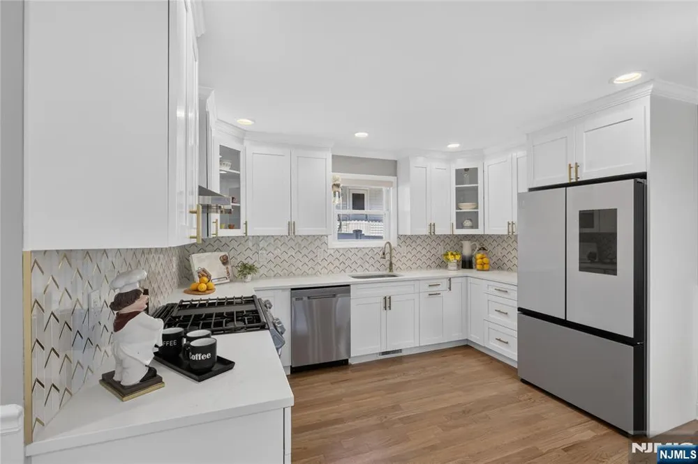 61 Bart Place Clifton, NJ 07013