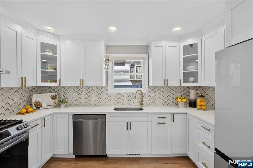 61 Bart Place Clifton, NJ 07013