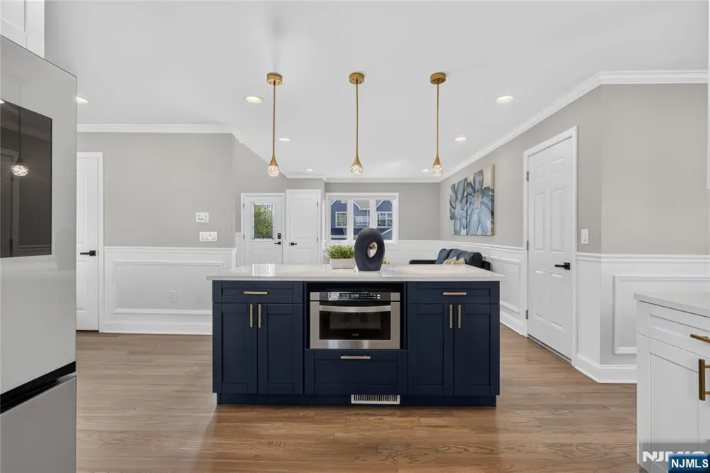 61 Bart Place Clifton, NJ 07013
