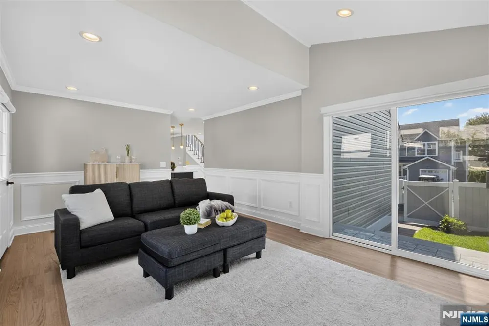 61 Bart Place Clifton, NJ 07013