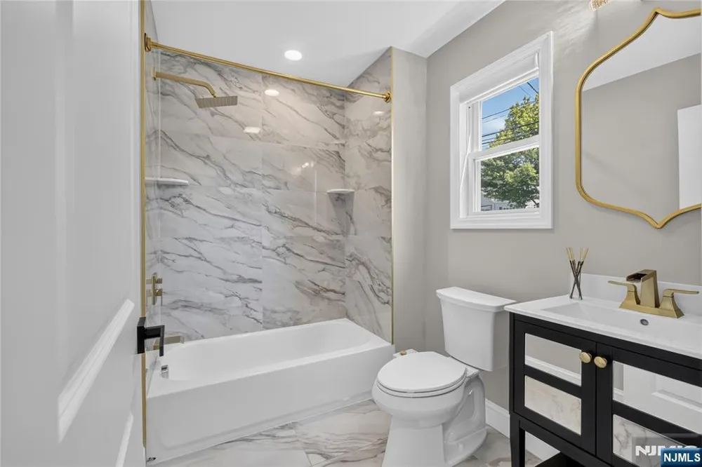 61 Bart Place Clifton, NJ 07013