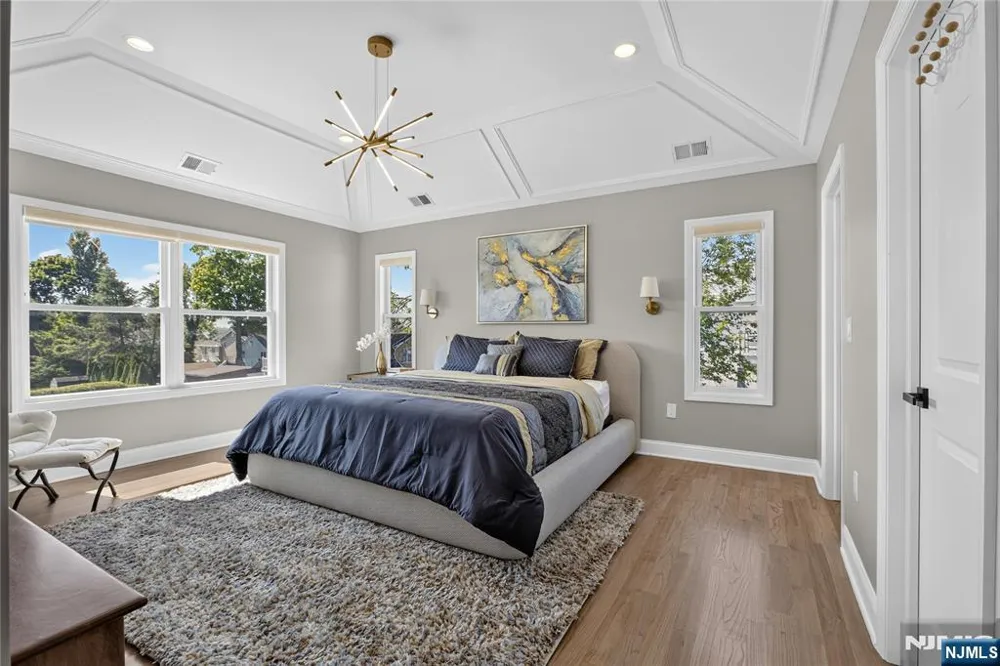 61 Bart Place Clifton, NJ 07013