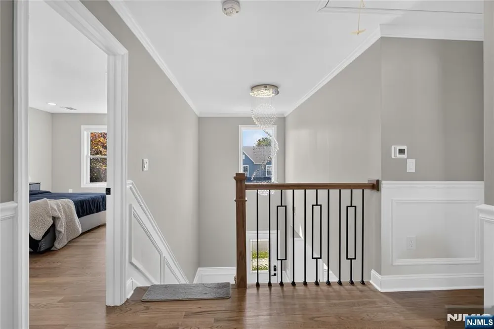61 Bart Place Clifton, NJ 07013